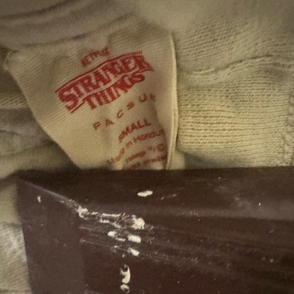 Stranger things tee - Picture 3 of 3